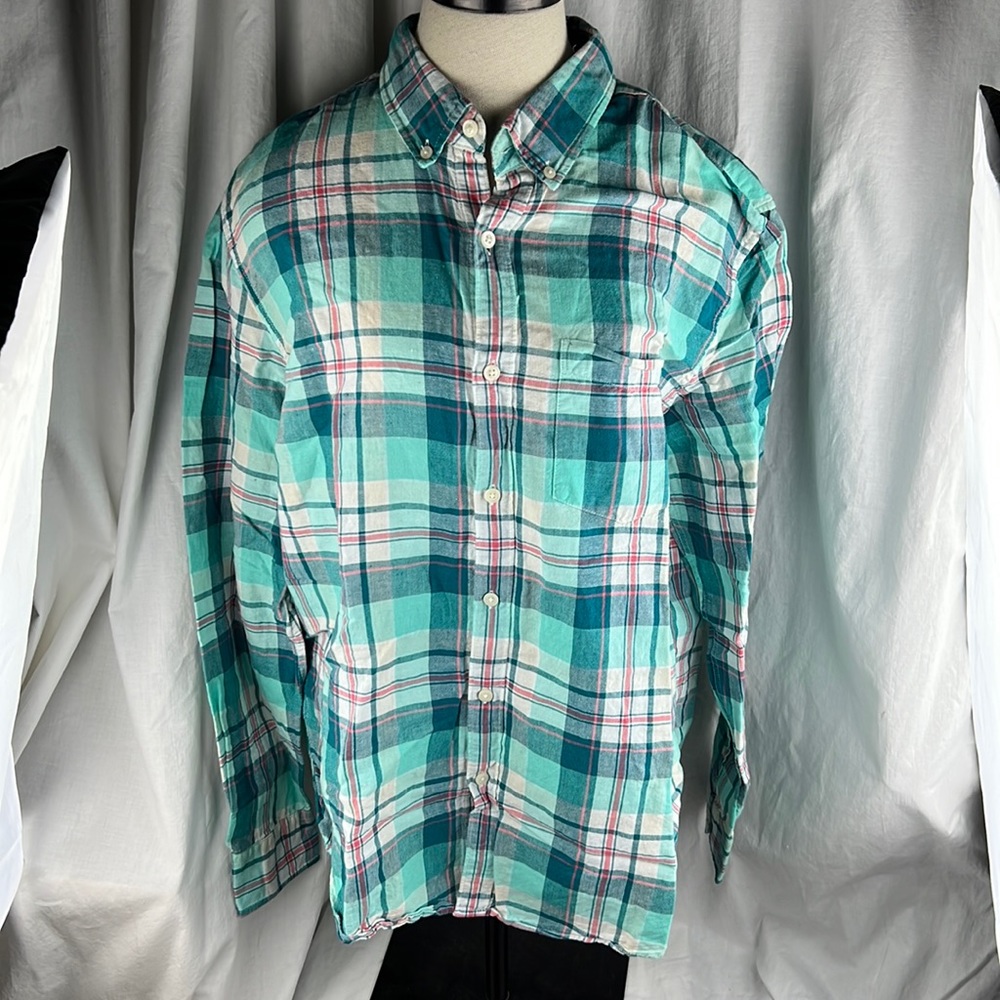 American Eagle Size Large teal plaid men’s long sleeve button up shirt
